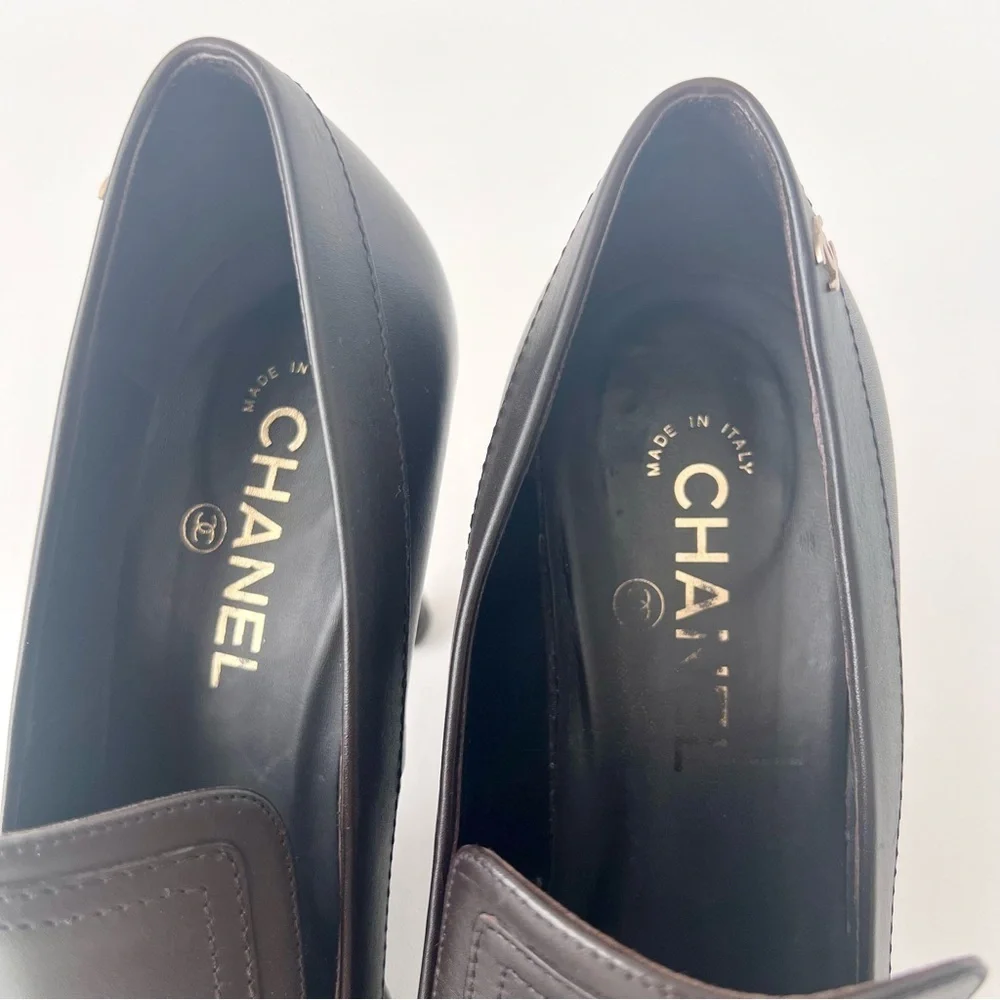 CHANEL || Dark Brown High Heel Loafer Pumps CC Logo Buckle Size EU 39